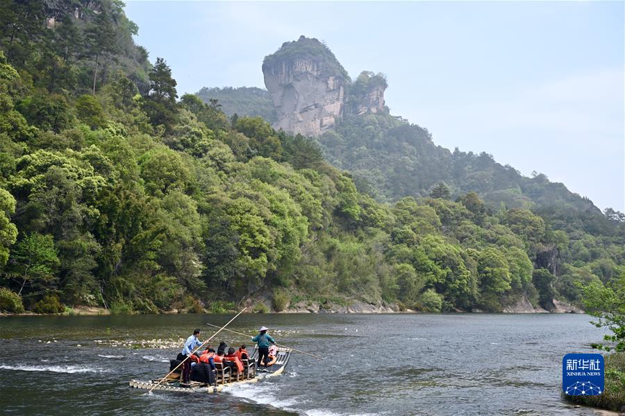 （新華全媒頭條·聚焦生物多樣性大會·圖文互動）（1）攜手同行，開啟人類高質量發(fā)展新征程——習近平主席在《生物多樣性公約》第十五次締約方大會領導人峰會上的主旨講話解讀