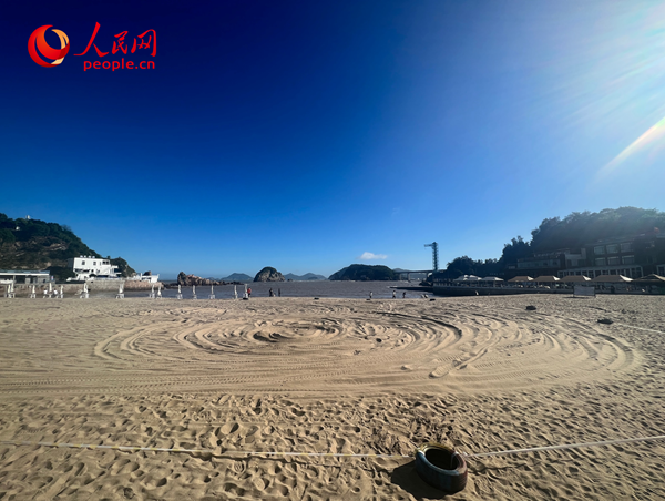 東岙沙灘風(fēng)景。人民網(wǎng) 歐陽易佳攝